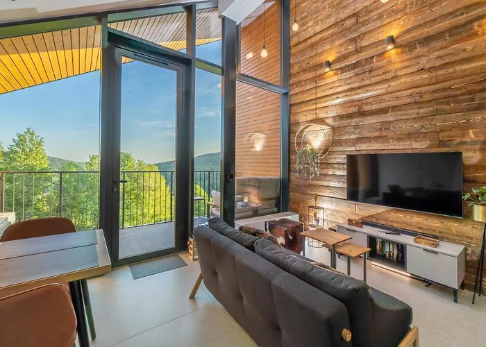 Golden Mountain Aparts